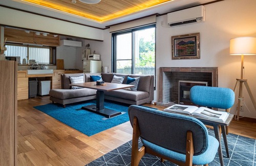 Towada House | Immaculate Private Family Cottage with Hot Spring