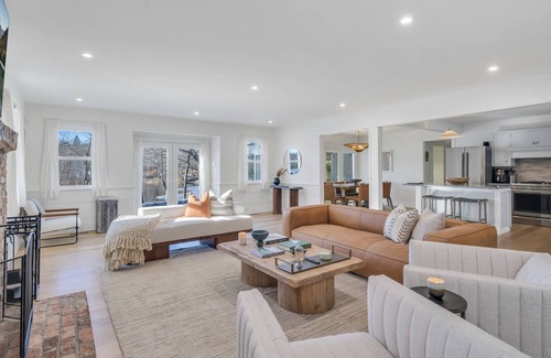 Bantam House | Immaculate waterfront home nestled in the Litchfield hills w/tons of.
