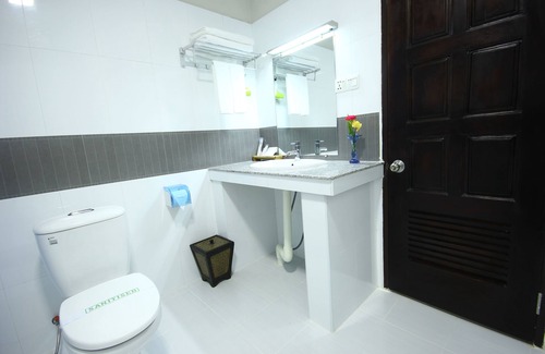 Nyaungshwe Hotel | Immana Grand Inle Hotel