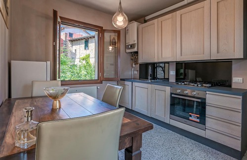 Castell'Arquato Apartment | Immerse yourself in a historical experience, the Kampfstein House, built in 1700, offers you and you