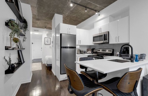 Milton Park Apartment | Impeccable Parc Avenue Pad