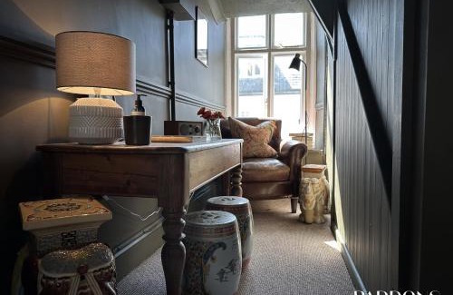 Tavistock Apartment | Impressive 3 bedroom town centre apartment Tavistock, DEVON