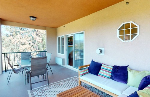 Quail Ridge Apartment | Impressive Deck With Lake View Studio - 301B