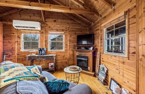 Valley Head House | Impressive Wooden Rustic Cabin with Fireplace in Mentone, Alabama