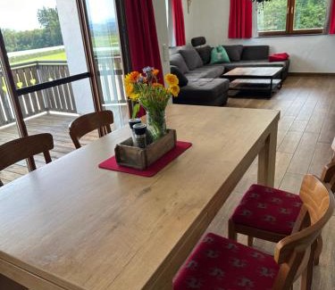 Ravensburg Apartment | In d'Hütte - Schöne Ferienwohnung und Traumhafte Ferienwohnung