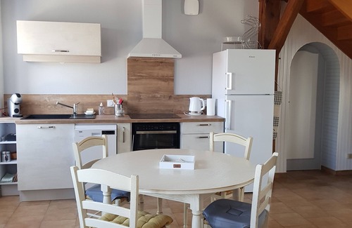 Moncontour House | In the countryside for Prof et Voyageur