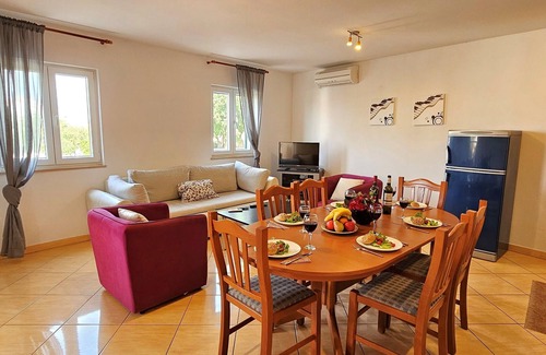 Supetar Apartment | In heart of the Old Town, 300m to Pretty Harbour & Restaurants, 400m to Beach