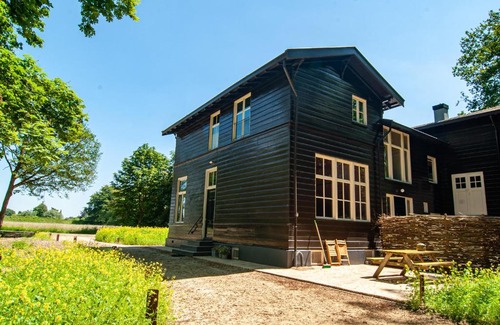 Diepenveen House | In het huis van Bello
