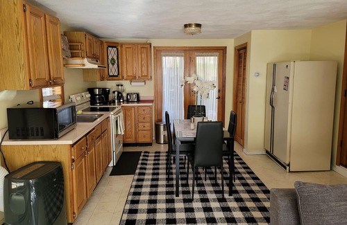 Saugus House | In-law, shower tub, a/c, kitchen,