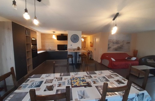 Pouillon Apartment | In the countryside, 4-bedroom apartment with swimming pool