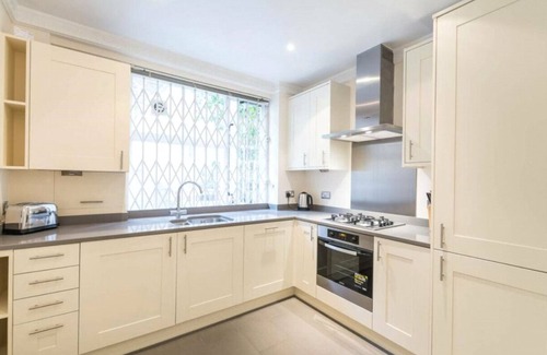 Chinatown Apartment | In the Heart of Action! Modern 2BR Fully Equipped