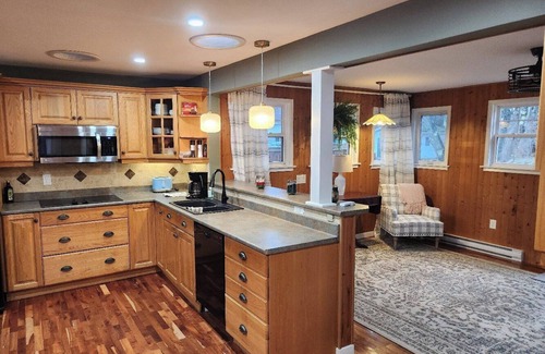 Hampton House | In the heart of Hampton. The Heron's Landing Vacation House.