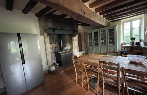Noyant-la-Plaine House | In the heart of the Anjou vineyards between Angers and Saumur, a veritable jewel of greenery