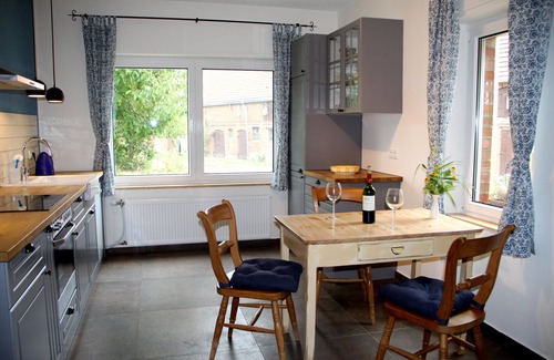 Gulitz-Reetz Apartment | In the picturesque village green under the stork nest