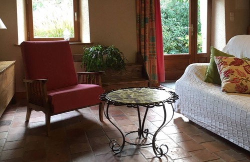 Epieds House | In the Saumur vineyard, house of character in tuffeau, calm and spacious