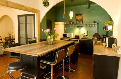 Besse-sur-Issole Apartment | In the village