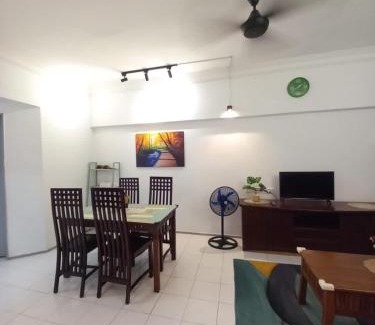 Bagan Pinang Apartment | Inap Desa Chempaka, Golden Straits Villa