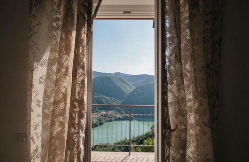 Ascrea Apartment | (Incanto sul Lago Turano) la vista panoramica più bella
