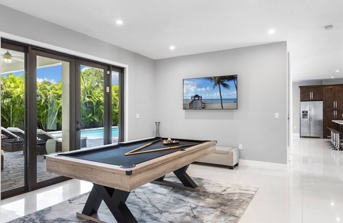 South Miami Villa | Incredible 10BR/11BTH Oasis Villa