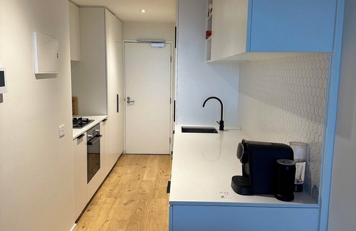 West Melbourne Apartment | Incredible CBD View Apartment