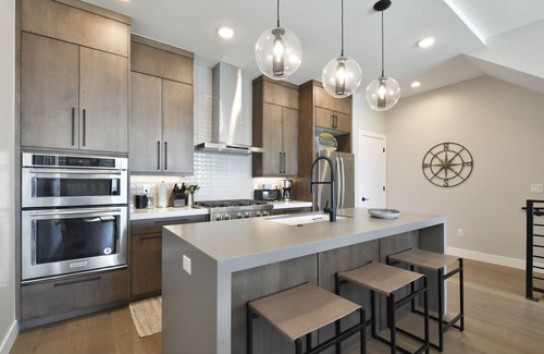 Kamas House | Incredible Views | 2 Kitchens | Garage | Lake Access