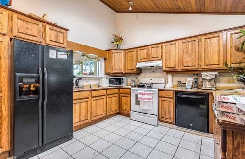 Fleetwood House | Independent Bungalow in Metro Vancouver (Fleetwood)