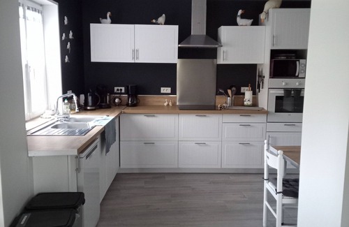 Clairmarais Cottage | Independent gite on private property only accessible by boat