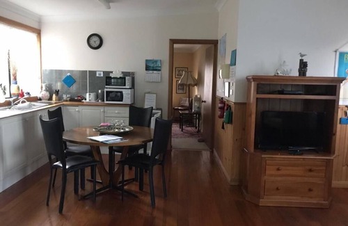 Bicheno House | Independent holiday unit