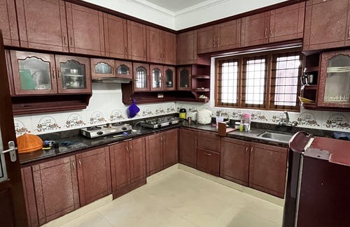 Kochi House | Independent house to the centre of city.