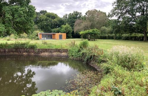 Broad Oak Apartment | Independent rural detached annexe with free private Parking