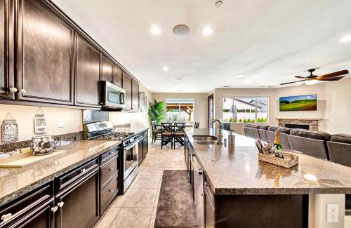 Indio House | IndioStay with private Pool, Water Slide, Waterfall, Jacuzzi and Fire Pit near Coachella