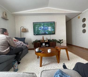 Northeast Entrance Badlands Apartment | Indoor hosting