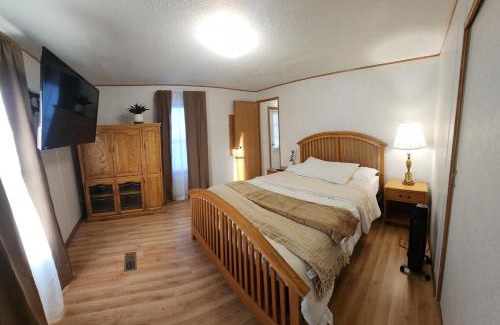 Northeast Entrance Badlands Apartment | Indoor hosting
