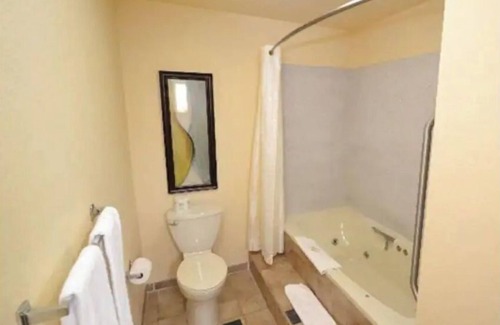 Mishicot Apartment | Indoor, outdoor pool, tennis and golf course