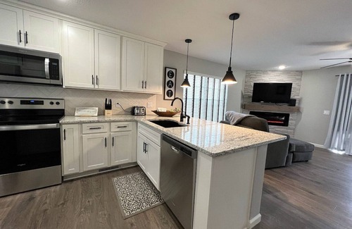 Table Rock Condo | Indoor/Outdoor Pools-Golf-Gated Community