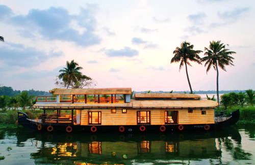 Alappuzha Boat Rental | IndraprasthamLakeCruise