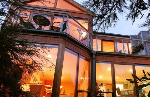 Fairhaven Apartment | Indulge in a Romantic Spa Apartment with Sweeping Ocean Views