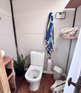 El Tesoro Apartment | Industrial upper floor cabin
