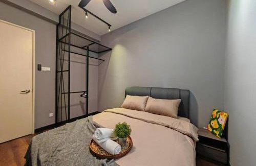 Seri Kembangan Apartment | Industry Design Symphony Tower 3-Bedroom with Netflix & Wi-Fi