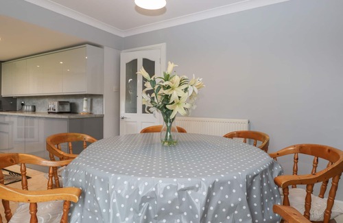 Westbury-on-Severn Cottage | INGLESIDE, family friendly, character holiday cottage in Adsett