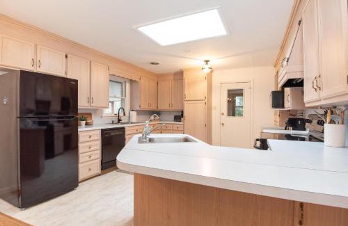 Saint Thomas House | Inglewood Cottage
