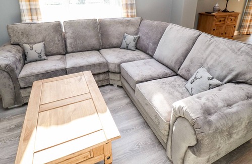 Boston Cottage | INGS FARMHOUSE, pet friendly, with a garden in Leverton