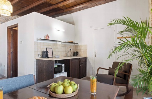 Ineia Apartment | Inia Lara Suites by Nomads