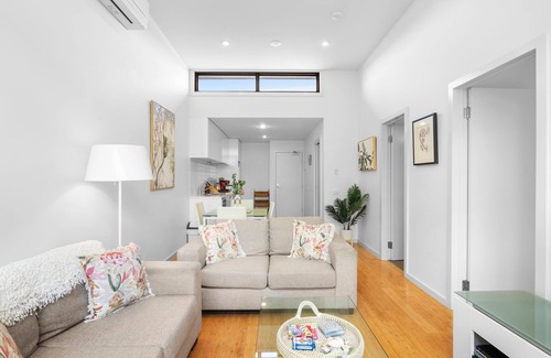 Fairhaven Apartment | Inlet Apartment I Walk to beach, cafes and more