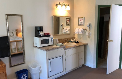 Depoe Bay Hotel | Inn at Arch Rock