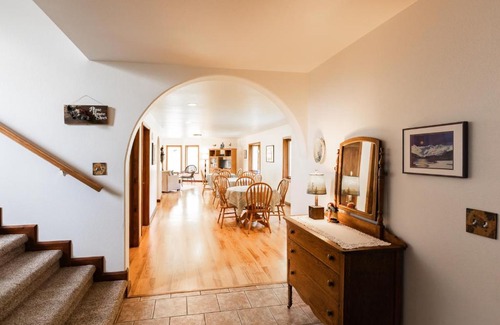 Moose Pass Hotel | Inn at Tern Lake