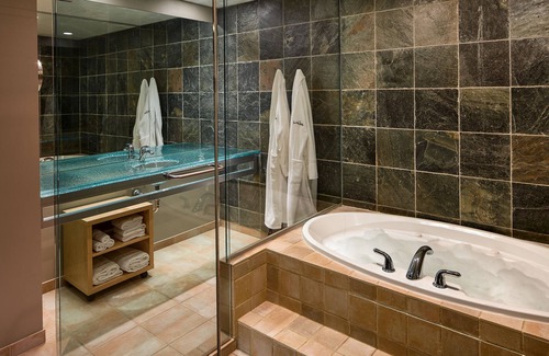Downtown Winnipeg Hotel | Inn At The Forks