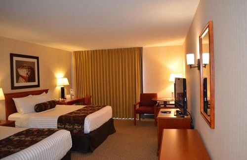 Regional District of Nanaimo Hotel | Inn on Long Lake