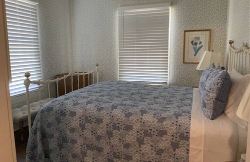 Glen Rose Hotel | Inn on the River Historic Riverside Hotel