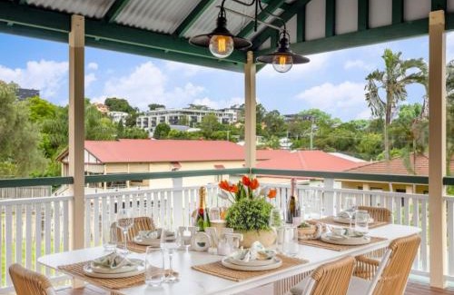 Highgate Hill House | Inner City 6BR Family friendly House Highgate Hill